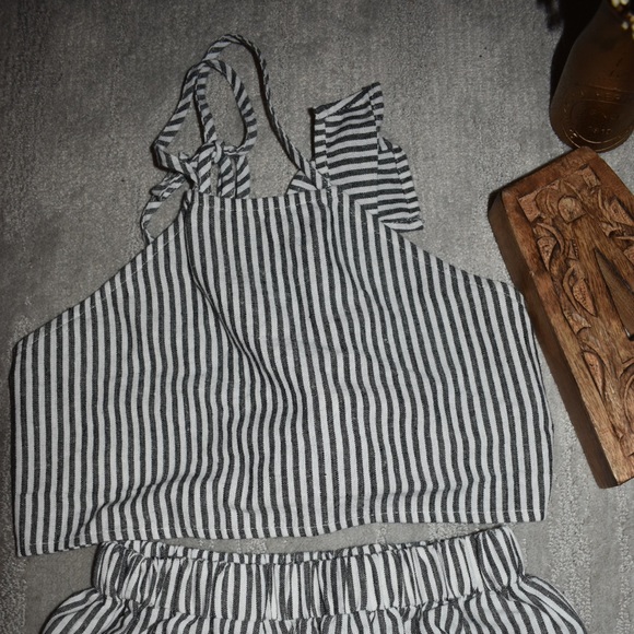 Two Piece Set - Picture 5 of 5